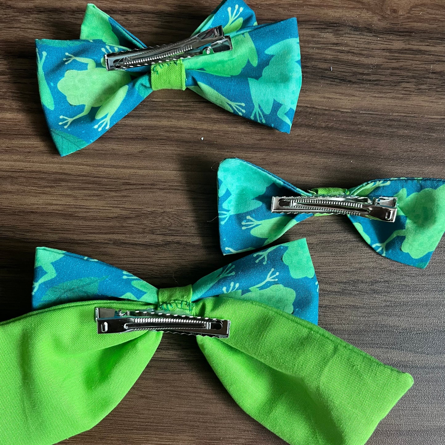 Froggy Hair Bows