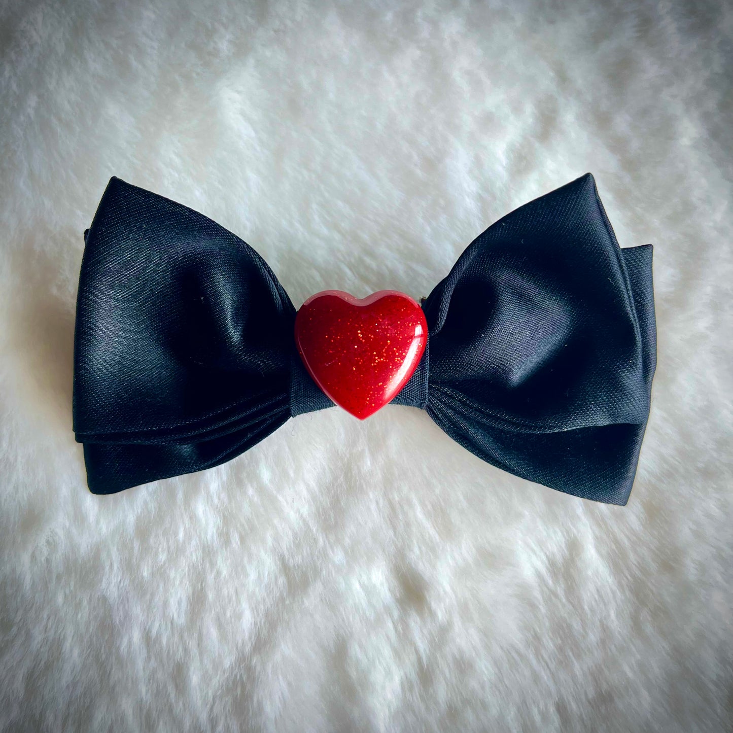 Queen of Hearts Mini Hairbow